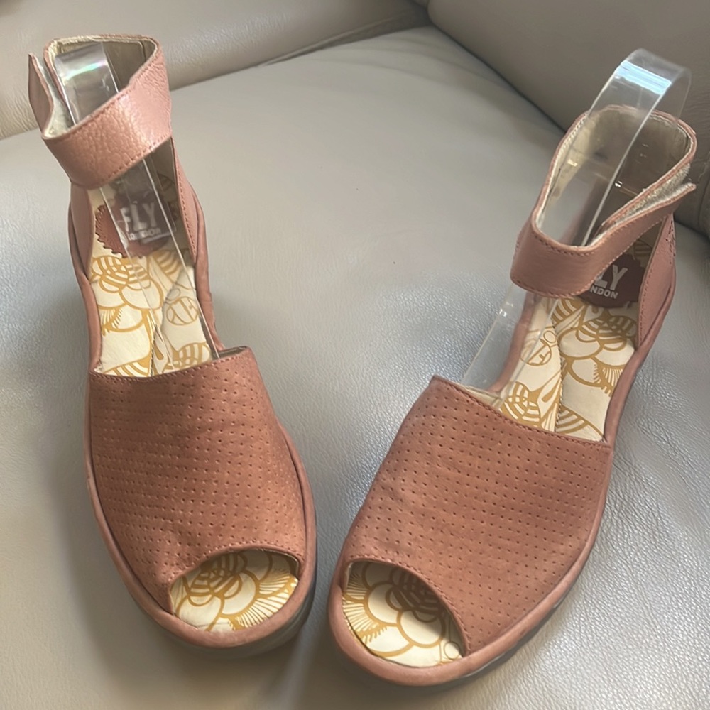Fly London Yak Cupi mouse Rose Sandals sz 41 - Picture 3 of 11